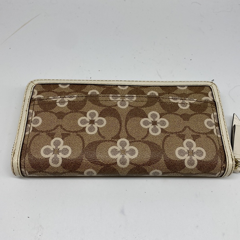COACH Signature Wallet Gold Zip Wallet - Picture 4 of 9